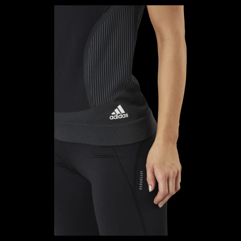 adidas Primeknit Tee W Black / Dgh Solid Grey Svart