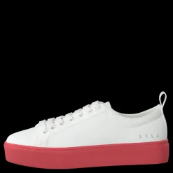 Outlet Svea Arlo Three Antique White, Red Outsole Vit