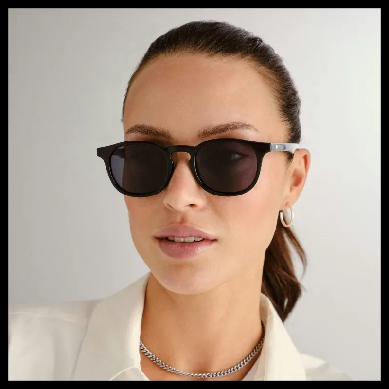 Le Specs Club Royale Svart Hot