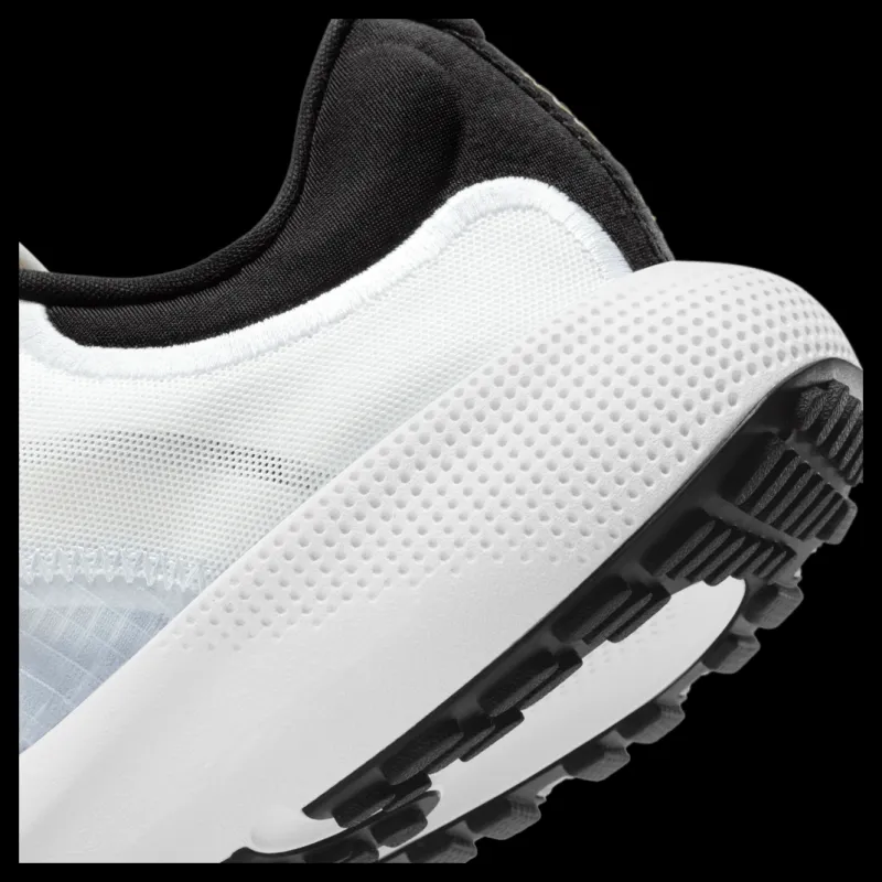 Hot Nike Escape Run White/Gold Vit