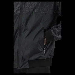 New 2XU Motion Windbreaker Embossed Monogram/slvr Reflect Svart