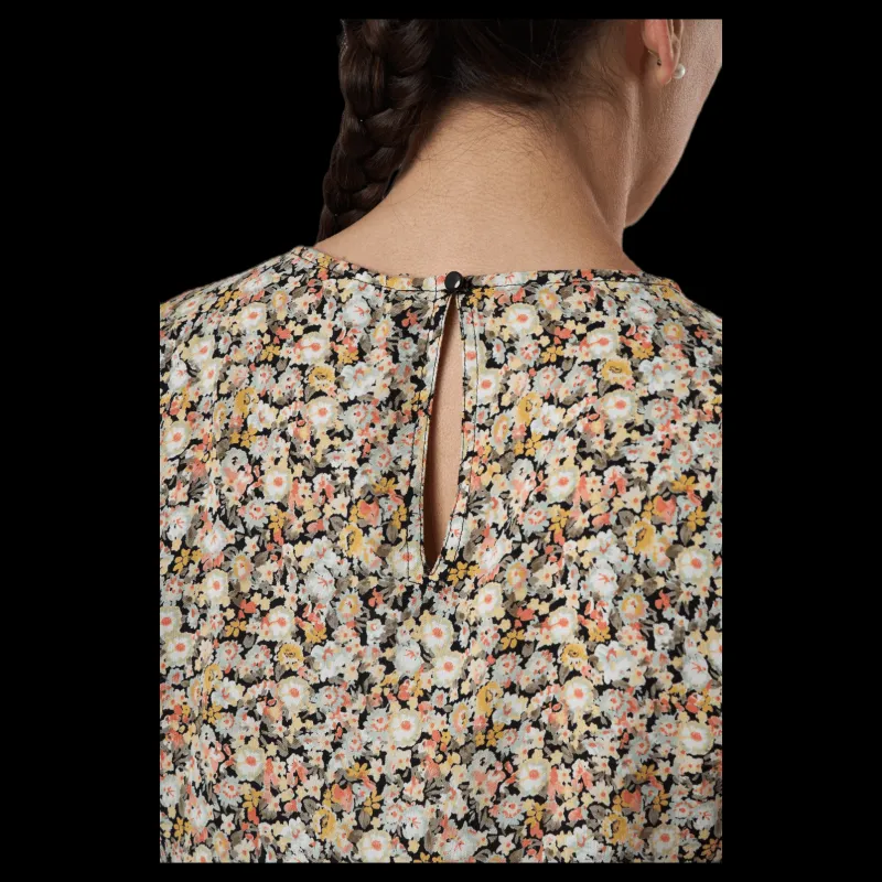 Outlet Pieces Nya Ss Top Black Svart