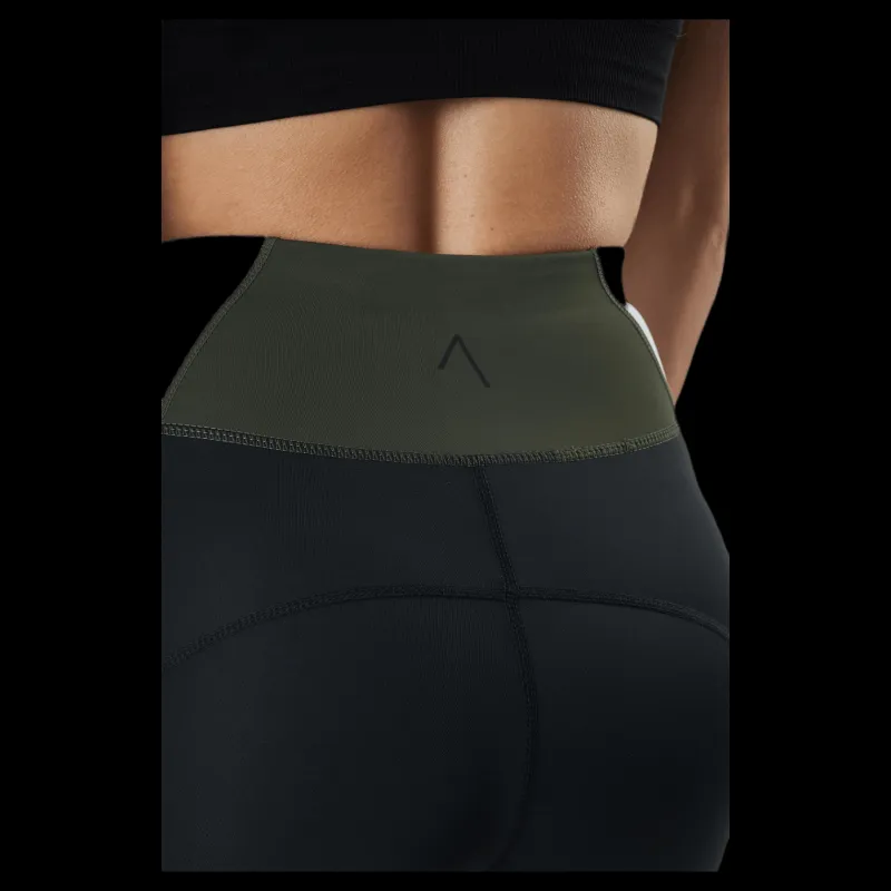 Outlet BLACC Shape Biker Shorts Green/Black Grön och Svart