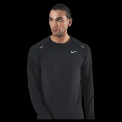 Nike Sphere Element Crew Black Svart Discount