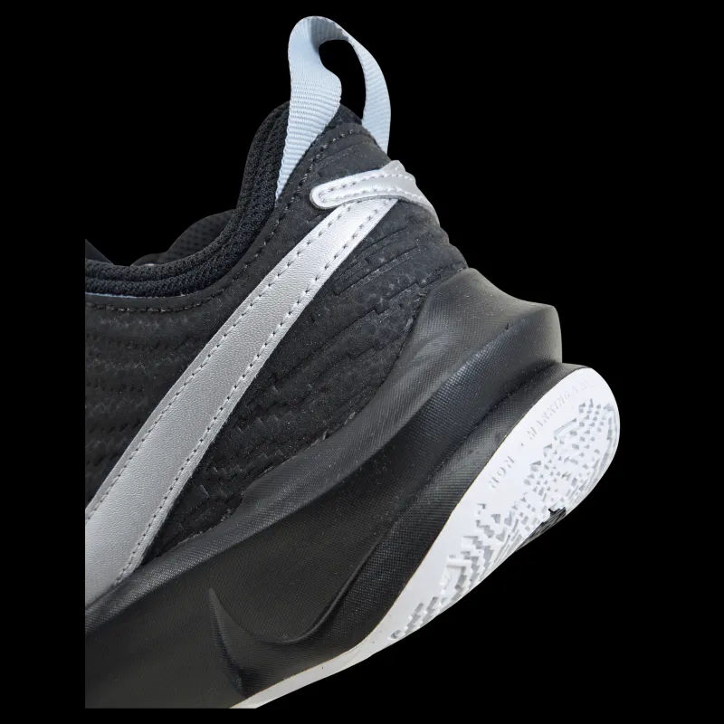 Discount Nike Team Hustle D 10 Big Kids' Basketball Shoes BLACK/METALLIC SILVER-VOLT-WHITE Svart