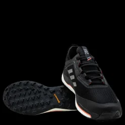 adidas Terrex Agravic Flow GORE-TEX Trail Running Shoes Core Black / Grey Four / Signal Pink / Coral Svart Hot