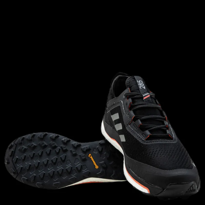 adidas Terrex Agravic Flow GORE-TEX Trail Running Shoes Core Black / Grey Four / Signal Pink / Coral Svart Hot