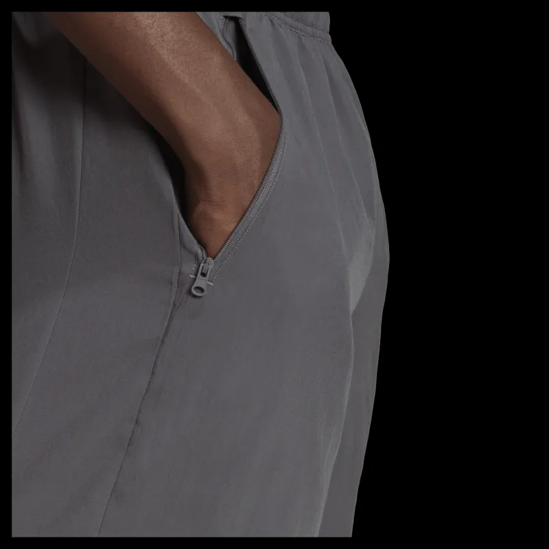 Outlet adidas Train Essentials Woven Training Shorts Grey Five / Black Grå